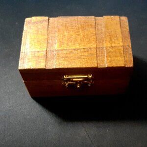 NEW!! Handmade Wood Trinket/Jewelry Box with Lid and Latch - Newly Made!!